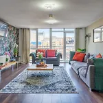Movie House Executive Suite - Secure Free Parking