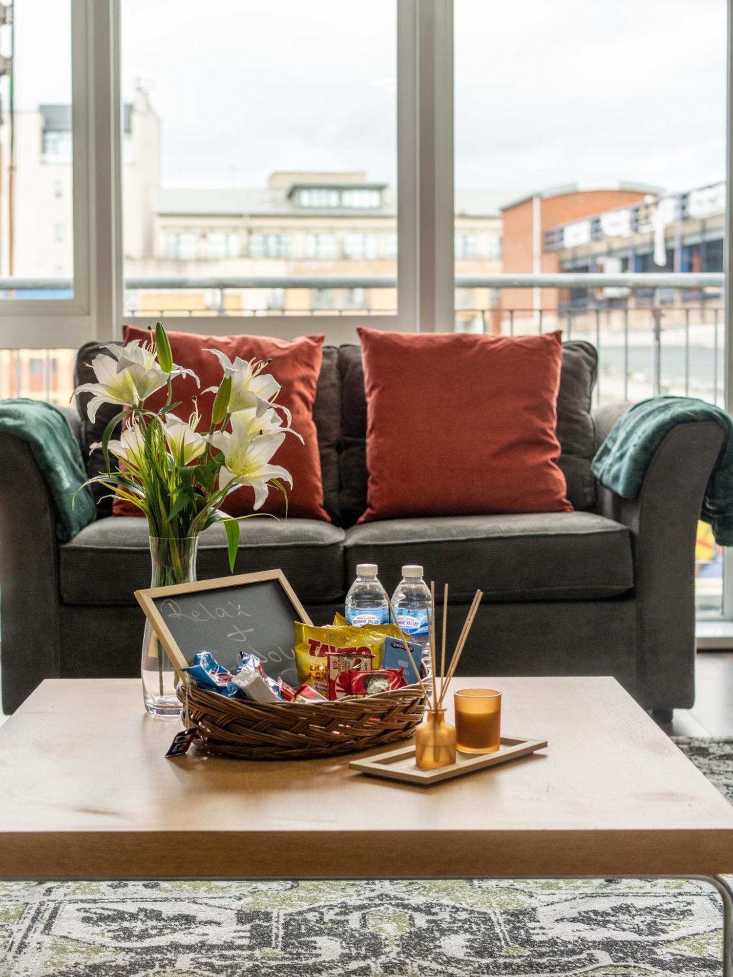 Movie House Executive - Secure Free Parking Apartment Belfast