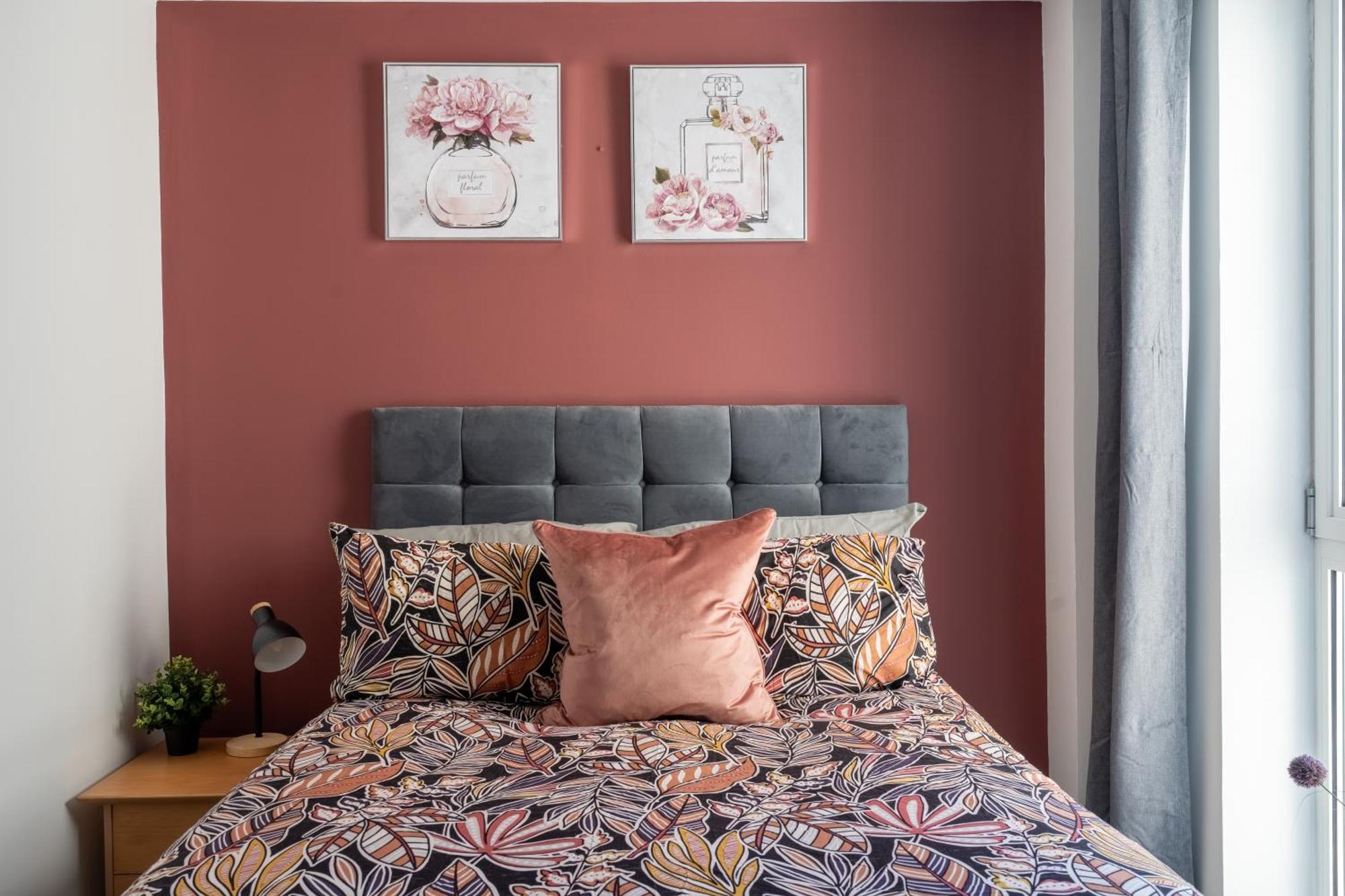 Movie House Executive - Secure Free Parking Apartment *