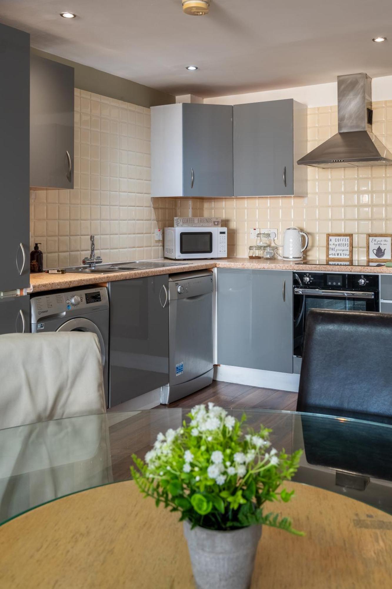 Apartment Movie House Executive - Secure Free Parking Belfast